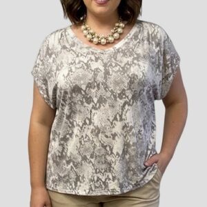 JENNIFER LOPEZ Cream and White Crystal Accents Tee size Large